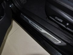 索纳塔八 2013款 2.0L 自动 至尊版