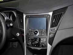 索纳塔八 2013款 2.0L 自动 至尊版