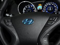 索纳塔八 2013款 2.0L 自动 至尊版