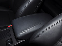 索纳塔八 2013款 2.0L 自动 尊贵版