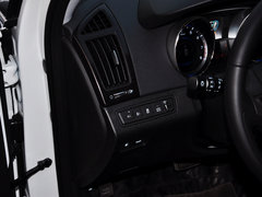 索纳塔八 2013款 2.0L 自动 尊贵版