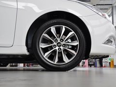 索纳塔八 2013款 2.0L 自动 豪华版