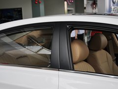 索纳塔八 2013款 2.0L 自动 豪华版