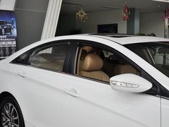 索纳塔八 2013款 2.0L 自动 豪华版