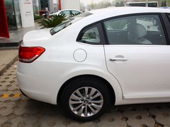 世嘉 2013款 三厢 1.6L 自动 品享型