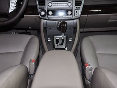 路帝 2014款 2.0T 自动 两驱精英导航版 7座