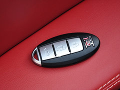 日产GT-R 2014款 3.8T DCT Premium Edition 棕红内饰