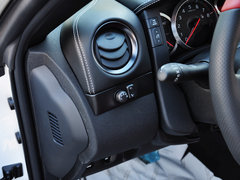 日产GT-R 2014款 3.8T DCT Premium Edition 棕红内饰