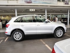 一汽奥迪  40 TFSI quattro 车辆正右侧