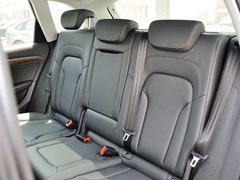 一汽奥迪  40 TFSI quattro 第二排座椅45度视角