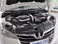 东风裕隆  1.8T 自动 发动机主体特写