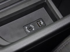 宝马3系 2013款 320i 2.0T 自动 时尚型