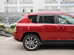 指南者(进口) 2014款 2.4L 自动 四驱豪华版 5座