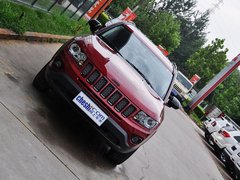 指南者(进口) 2014款 2.4L 自动 四驱蛇行珍藏版 5座