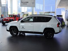 指南者(进口) 2014款 2.4L 自动 四驱蛇行珍藏版 5座