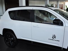 指南者(进口) 2014款 2.4L 自动 四驱蛇行珍藏版 5座