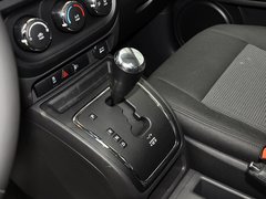 指南者(进口) 2014款 2.0L 自动 两驱运动版 5座