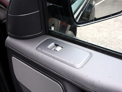 揽胜运动 2013款 5.0 V8 NA 黑标限量版 5座