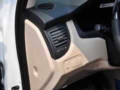 狮跑 2013款 2.0 DLX 自动两驱 5座
