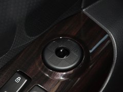 狮跑 2013款 2.0 DLX 自动两驱 5座