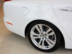 捷豹XJ 2013款 3.0SC 自动 剑桥限量版