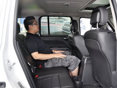 自由客 2014款 2.4L 自动 豪华导航版 5座
