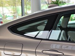 宝马3系GT 2013款 320i 2.0T 自动 风尚设计套装