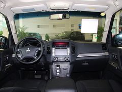 帕杰罗 2014款 3.0L 自动 豪华版 7座