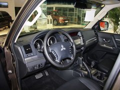 帕杰罗 2014款 3.0L 自动 豪华版 7座