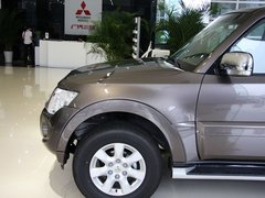帕杰罗 2014款 3.0L 自动 豪华版 7座