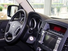 帕杰罗 2014款 3.0L 自动 豪华版 7座