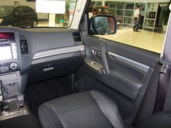 帕杰罗 2014款 3.0L 自动 豪华版 7座