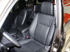 三菱(进口)  3.0L 自动 驾驶席座椅前45度视图