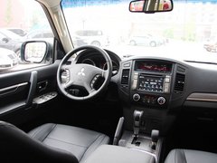 帕杰罗 2014款 3.0L 自动 豪华版 7座
