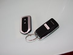 汉兰达 2013款 2.7L 自动 两驱紫金版 7座