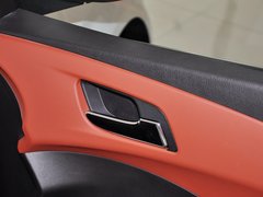爱唯欧 2013款 三厢 1.6L 自动 风尚影音版
