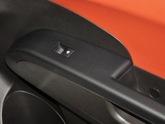爱唯欧 2013款 三厢 1.6L 自动 风尚影音版