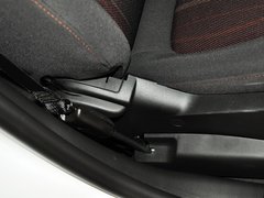 爱唯欧 2013款 三厢 1.6L 自动 风尚影音版