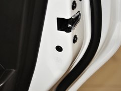 爱唯欧 2013款 三厢 1.6L 自动 风尚影音版
