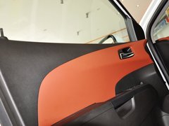 爱唯欧 2013款 三厢 1.6L 自动 风尚影音版