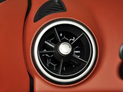 爱唯欧 2013款 三厢 1.6L 自动 风尚影音版