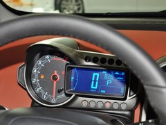爱唯欧 2013款 三厢 1.6L 自动 风尚影音版