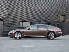 保时捷  3.0T 车辆左正侧视角