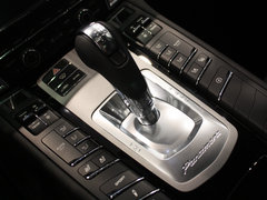 保时捷  3.0T 挂档把手特写