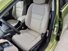 东风本田  1.8L CVT 驾驶席座椅前45度视图