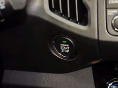 东风悦达起亚  GLS 2.0L 自动 车辆点火开关特写