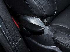 标致3008 2013款 2.0L 自动 经典版 5座
