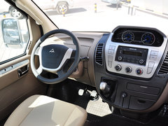 新途V80 2014款 2.5T 手动 商杰版长轴中顶
