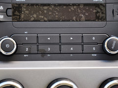新途V80 2014款 2.5T 手动 商杰版长轴中顶