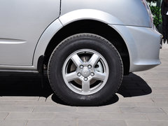 新途V80 2014款 2.5T 手动 商杰版长轴中顶